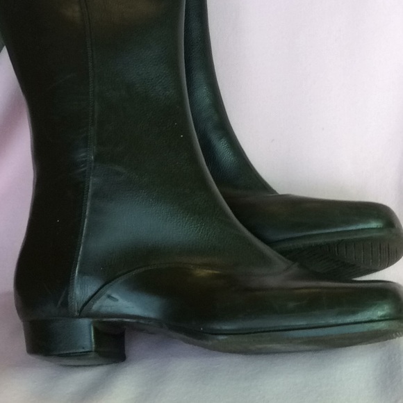 FINAL SALE PRICE Brown Waterproof Boots-Size 6 - Picture 6 of 6